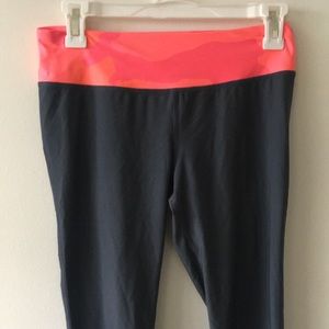 Under armour cropped athletic leggings